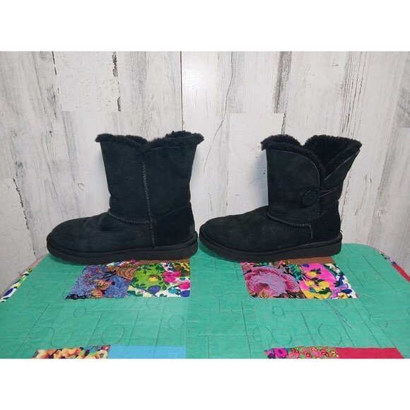 UGG Bailey Button Women Size 8 39 Black Suede Shearling Flat Short Boots… - Picture 5 of 9